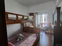 市中心區(qū)出入方便，裝修新凈，帶22.幾方 加州陽光