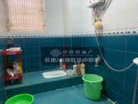 步梯中層、戶型方正實用，出入市場方便 樂源華庭