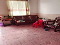 3室2廳1衛(wèi)2陽臺(tái)500元/月,價(jià)格實(shí)惠 鋼鐵廠宿舍