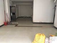 東湖地段步梯低層半裝修三房 加州陽(yáng)光