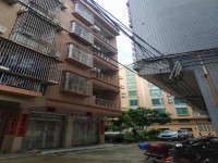 東湖私宅占地92多方，前后8米路。 東湖私宅