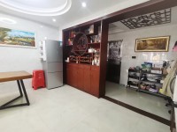 城南花園小區(qū)，精裝大3房，南北通透，證在 卓信新城