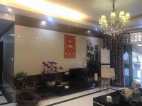 市中心電梯中層 精裝修大三房雙套間 春天花園