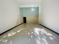 東湖地段 前16路 三套間 一樓可租 東湖山莊白云花園