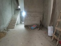 云凌小學(xué)背東湖私宅，6x10，交通方便 東湖私宅