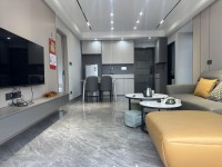 2室2廳2衛(wèi)1陽臺(tái)1800元/月超大陽臺(tái) 綿登廣場