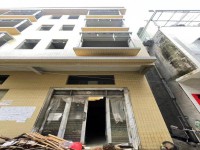毛坯5室2廳5衛(wèi)1陽臺地鐵沿線，交通便利 東湖私宅