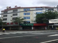 大路邊出入方便，現(xiàn)以出租4000元。 陽春市體育中心
