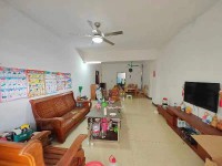 農(nóng)貿(mào)市場(chǎng)附近好好多超市樓上4樓，電梯房 好好多商住樓