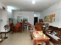 近市場，近學(xué)校，出入方便，光線充足 葵園居