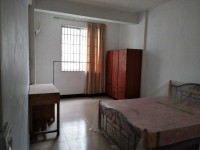 東湖地段，低層?xùn)|南向，出入方便 東興花園