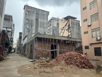 市中心私宅  7×8  前后8米路 三面 市中心私宅