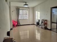 東湖地段，近市場，近學(xué)校，出入方便。 清華樓