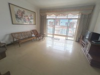 城南步梯中層，3房2廳，南向，戶型靚 怡景園