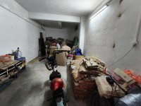 一小附近，一樓車庫可住人 葵樹新園