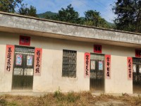 東湖私宅188平方，三幢平房，前有100 東湖私宅
