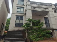 湖灣世家毛坯帶花園，面積227.54㎡， 湖灣世家