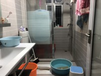 出入方便，周邊配套設(shè)施完善 證在手 卓信新城