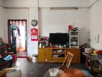 東興花園步梯低層，市場，超市近在身邊 東興花園