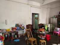 東興花園步梯低層，市場，超市近在身邊 東興花園