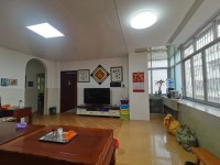 周邊配套設(shè)施齊全,性價比超高三中宿舍 三中宿舍