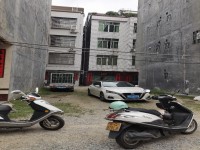 城南私宅，占地7.5×11，前后路8米  城南私宅