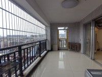 龍庭灣124㎡3室2廳2衛(wèi)2陽(yáng)臺(tái)精裝，看 龍庭灣