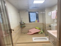 東湖天下116㎡3室2廳2衛(wèi)2陽臺毛坯， 東湖天下