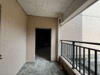 市中心,安靜小區(qū),3室2廳2衛(wèi)2陽臺毛坯 柏麗豪園