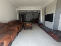 120㎡3室2廳2衛(wèi)2陽(yáng)臺(tái)普通出行便捷  東湖明珠花園