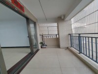 城北小區(qū)，中心地段，送一個小車位 玖龍府
