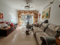 步梯高層，光線充足 逸錦園